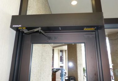 Residential Homes: Automatic Doors – The Real Benefits